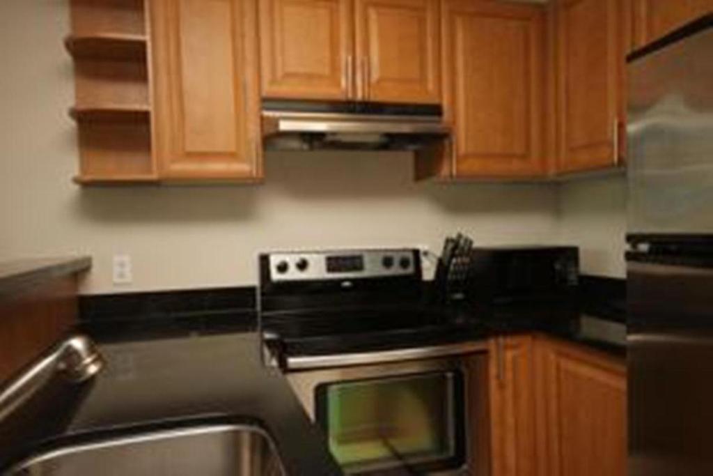 Urban Furnished Suites - Місісаґа Номер фото