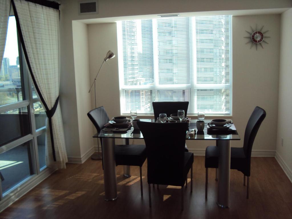 Urban Furnished Suites - Місісаґа Екстер'єр фото