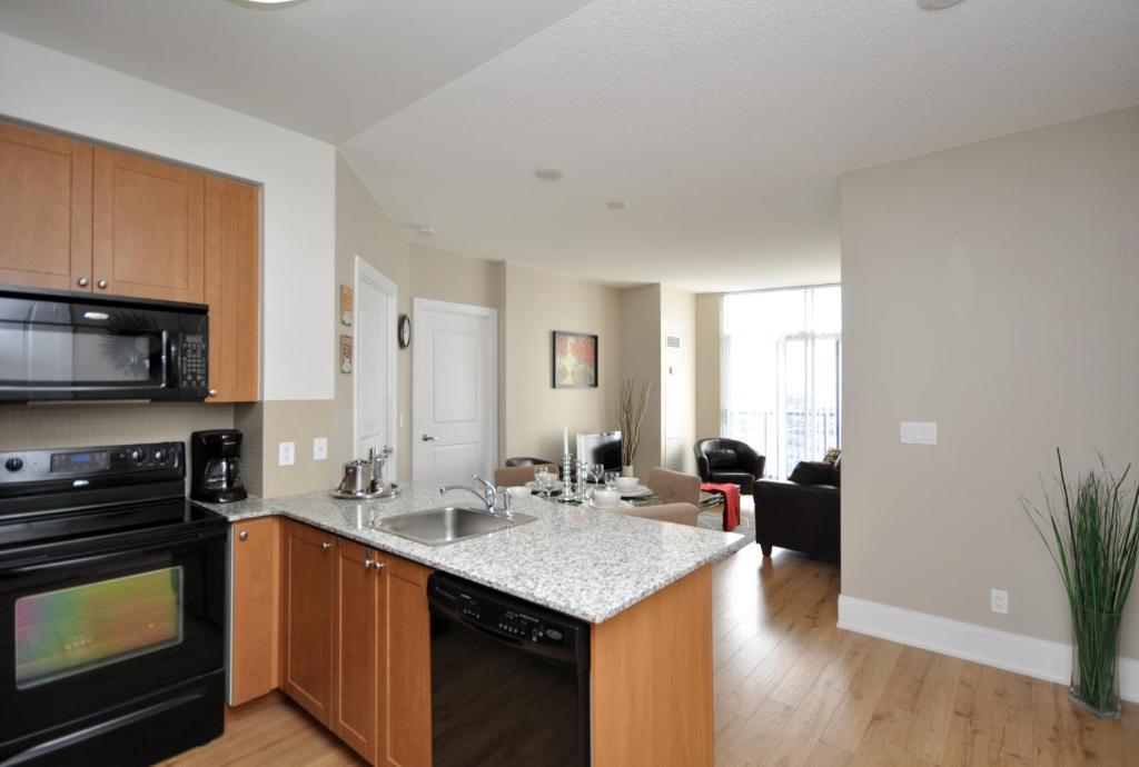 Urban Furnished Suites - Місісаґа Номер фото