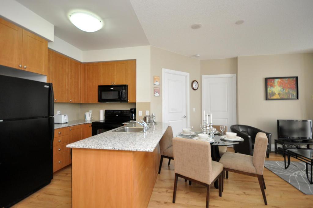 Urban Furnished Suites - Місісаґа Номер фото