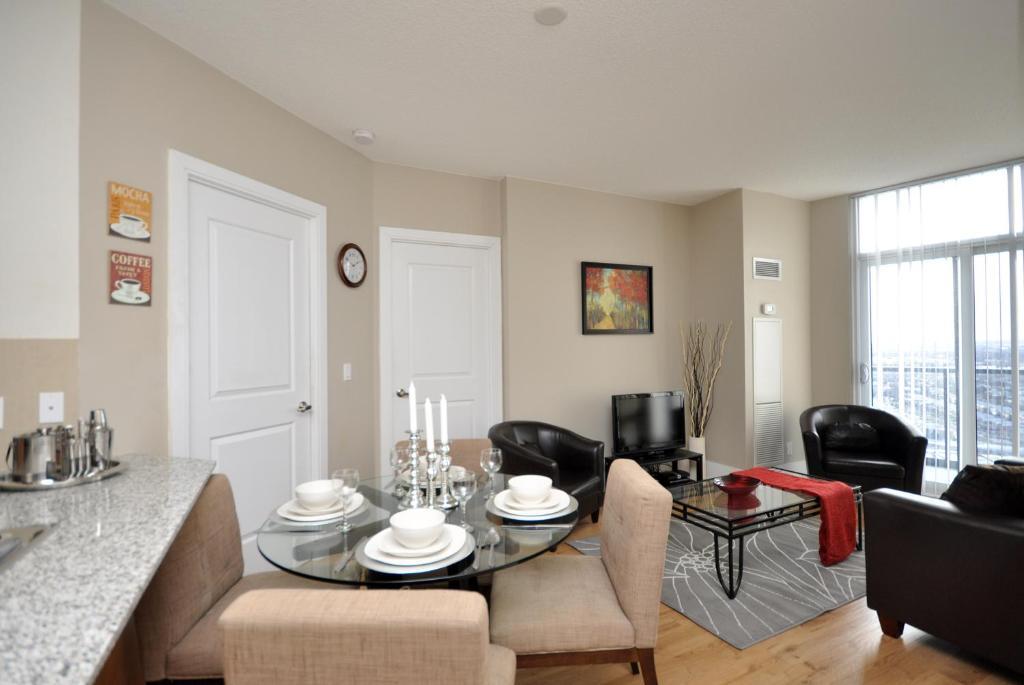 Urban Furnished Suites - Місісаґа Екстер'єр фото