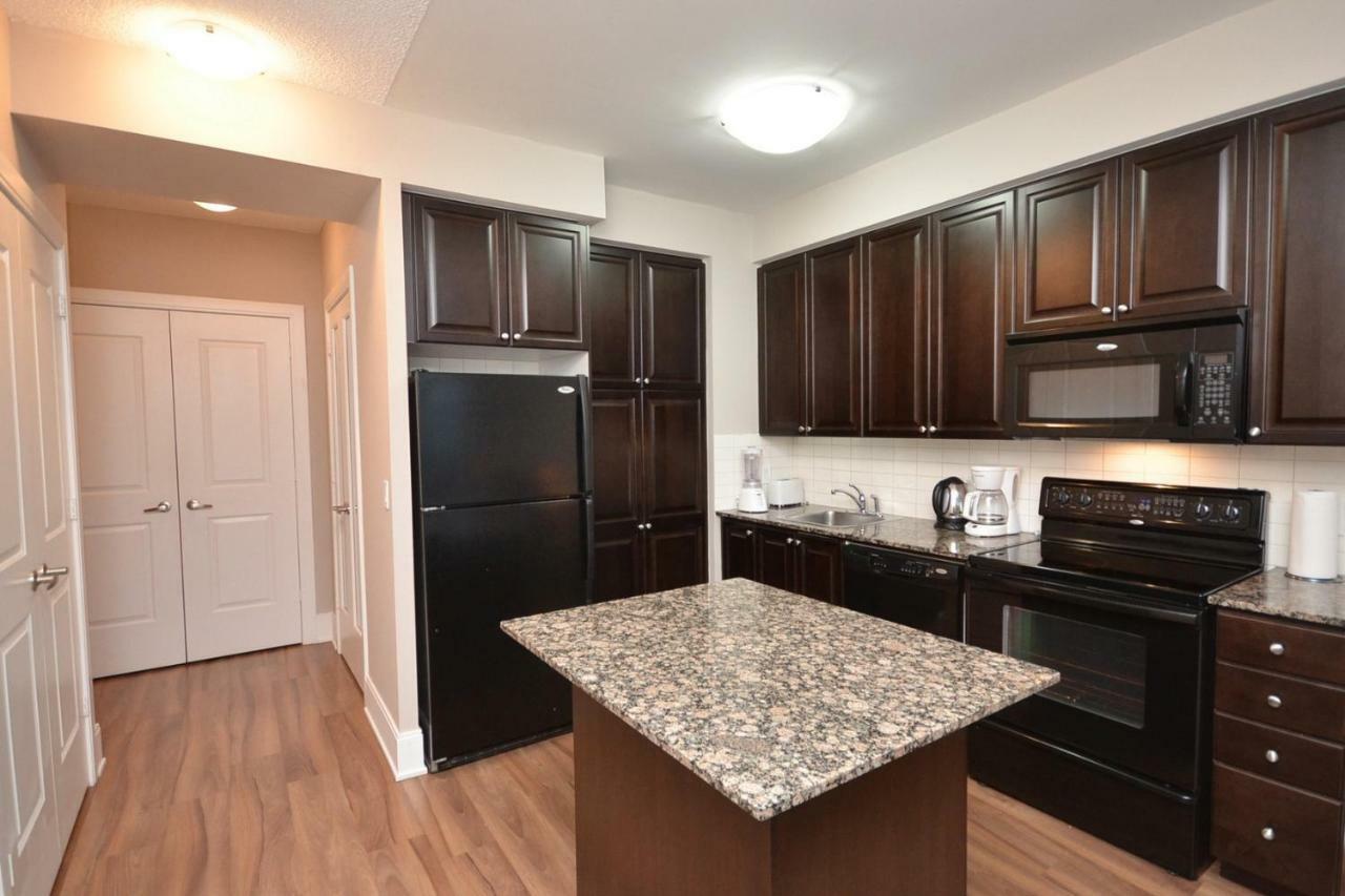 Urban Furnished Suites - Місісаґа Екстер'єр фото