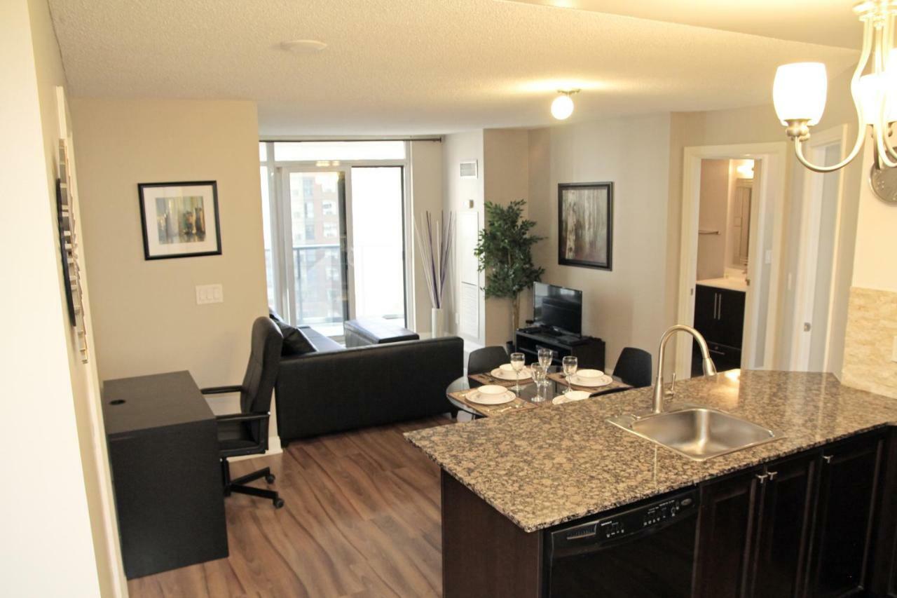 Urban Furnished Suites - Місісаґа Екстер'єр фото