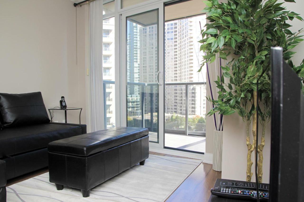 Urban Furnished Suites - Місісаґа Екстер'єр фото