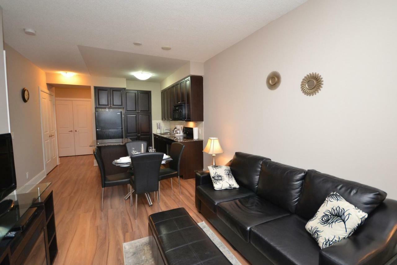 Urban Furnished Suites - Місісаґа Екстер'єр фото