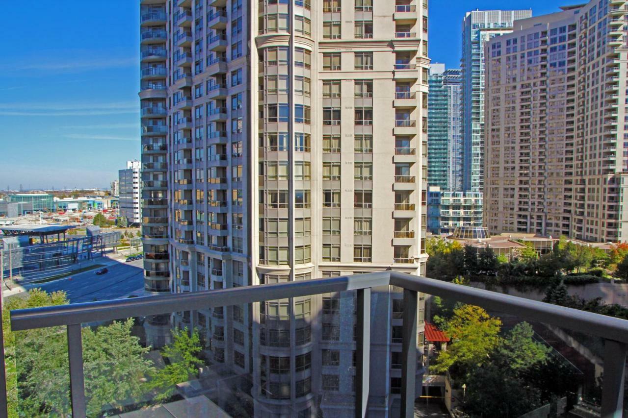 Urban Furnished Suites - Місісаґа Екстер'єр фото